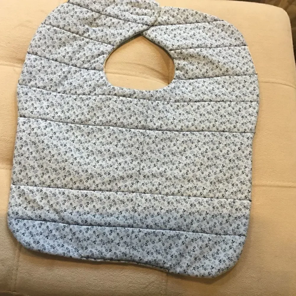 3/$25 or$12 ea. NWT Hand Crafted Quilted Reversible Baby Bib